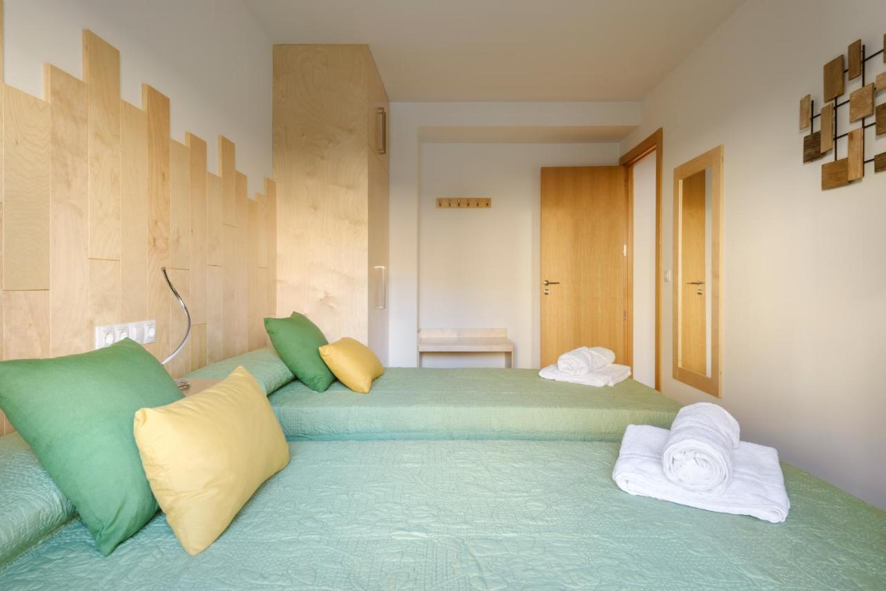 Apartamento OTAL URBAN de Casa Otal Jaca Exterior foto
